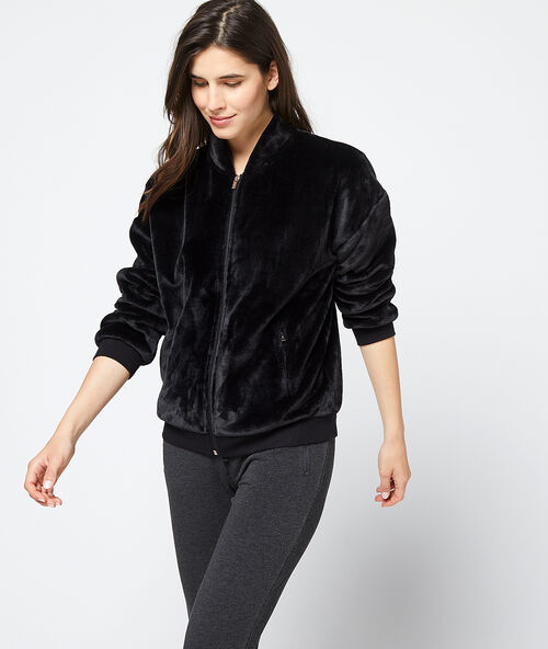 Chaqueta homewear tejido suave negro.