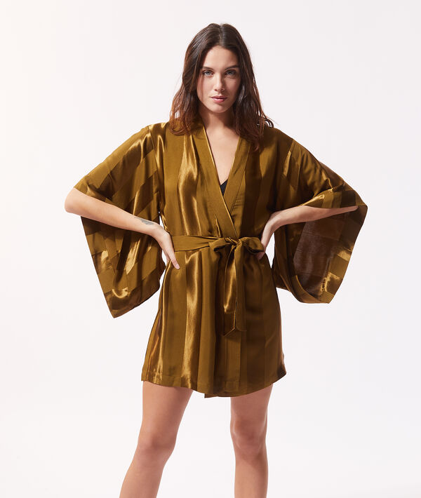 Bata tipo kimono de satén Bata tipo kimono de satén;${refinementColor}