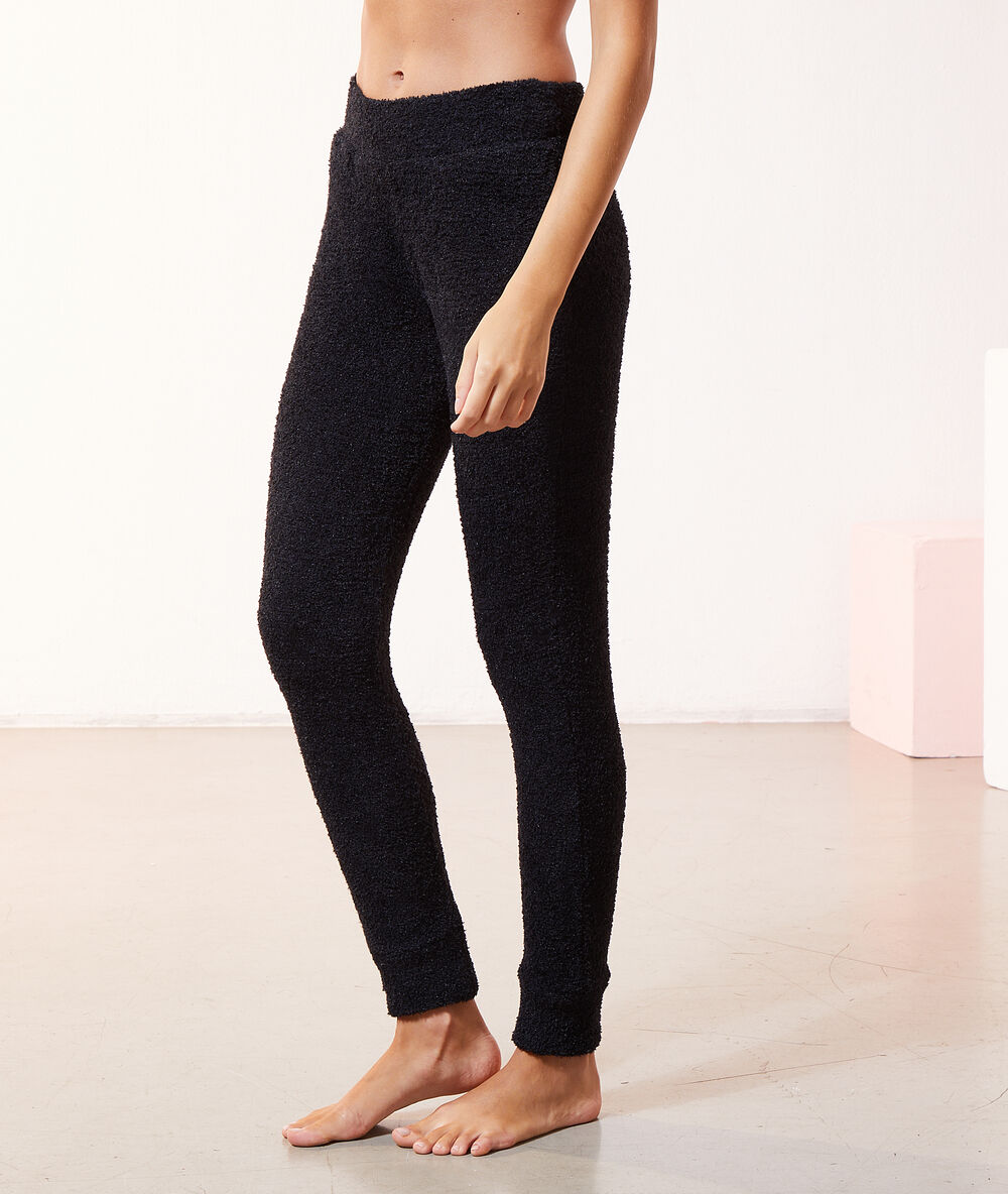 Pantalón homewear negro.
