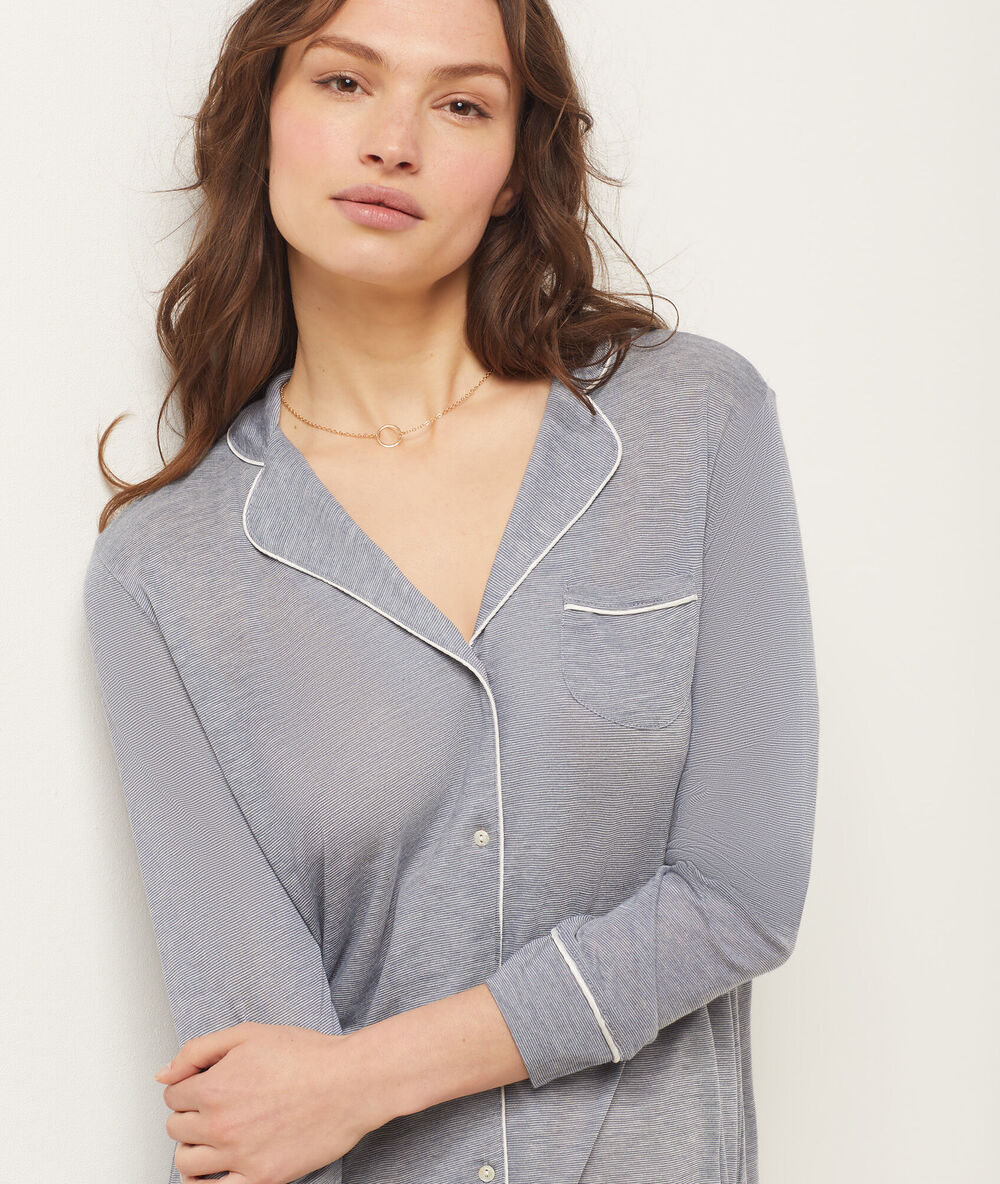 Camisón tipo camisero azul marino.