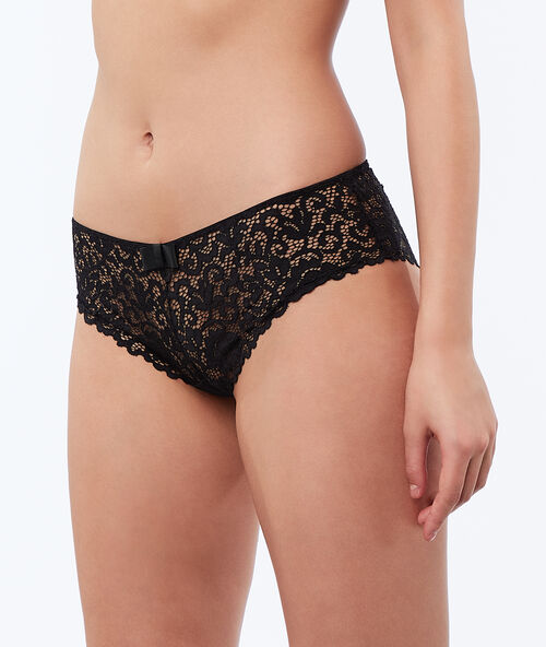 Culote de encaje negro.