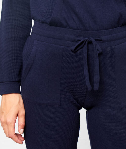 Pantalón homewear ajustado azul marino.