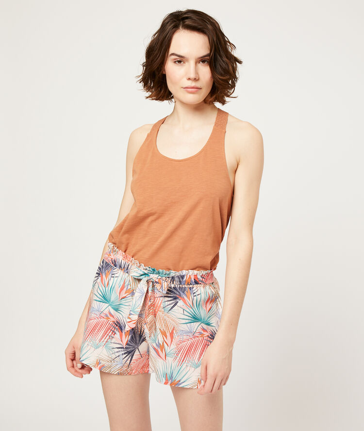 Pantalón corto estampado palmeras crudo.