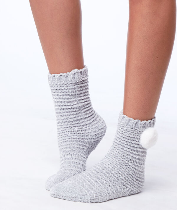 Calcetines homewear con pompón decorativo Calcetines homewear con pompón decorativo;${refinementColor}