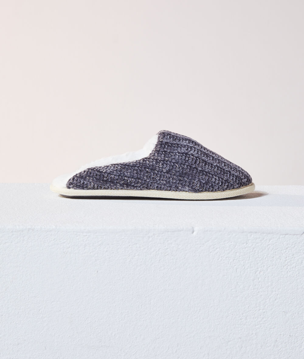 Zapatillas tricotadas con forro interior antracita.