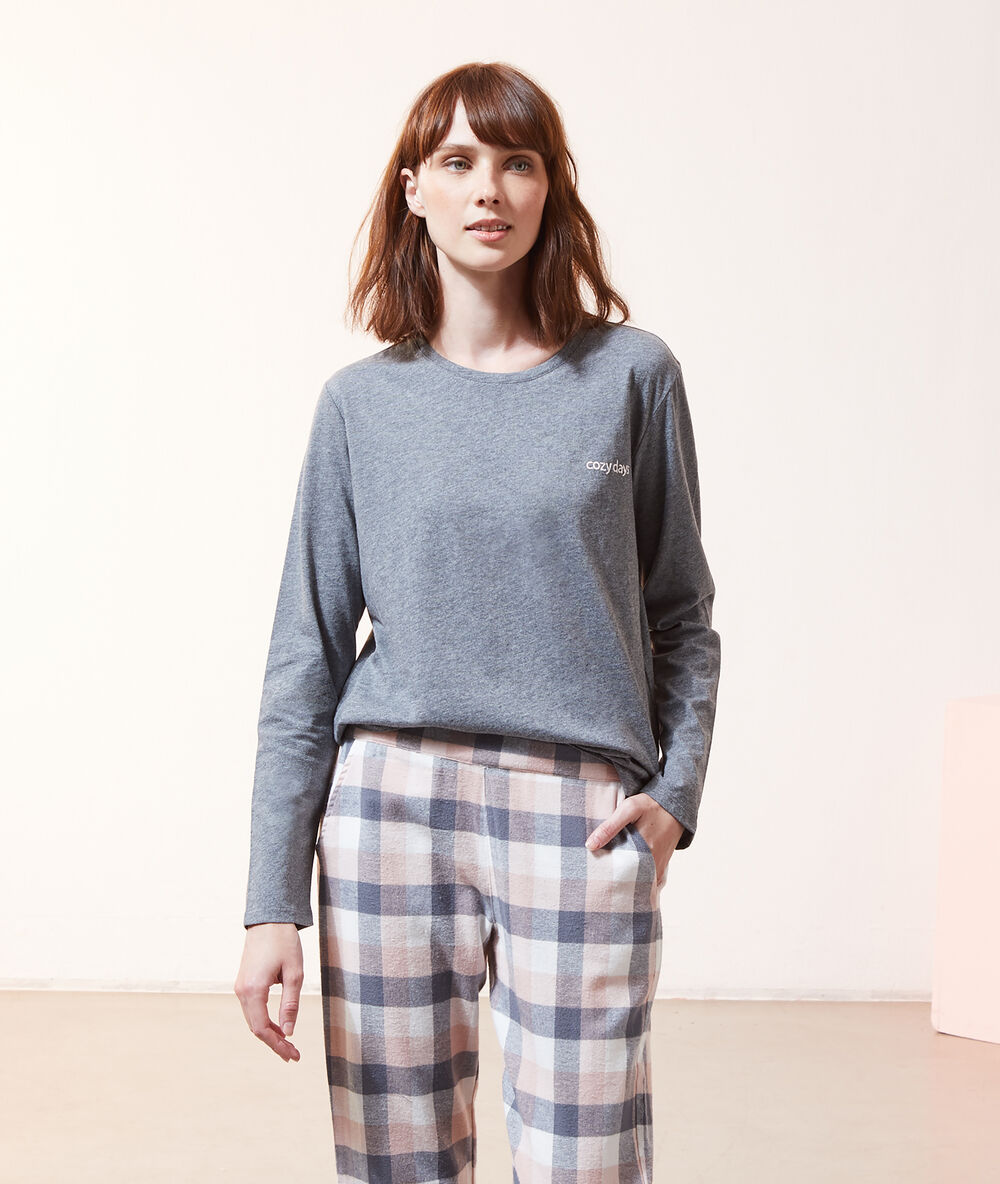 Pyjama 3 pièces, veste micropolaire rose.