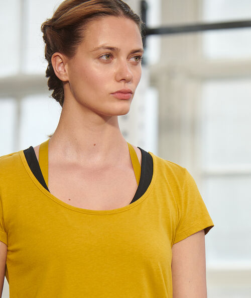 Camiseta deportiva con top integrado c.ocre.
