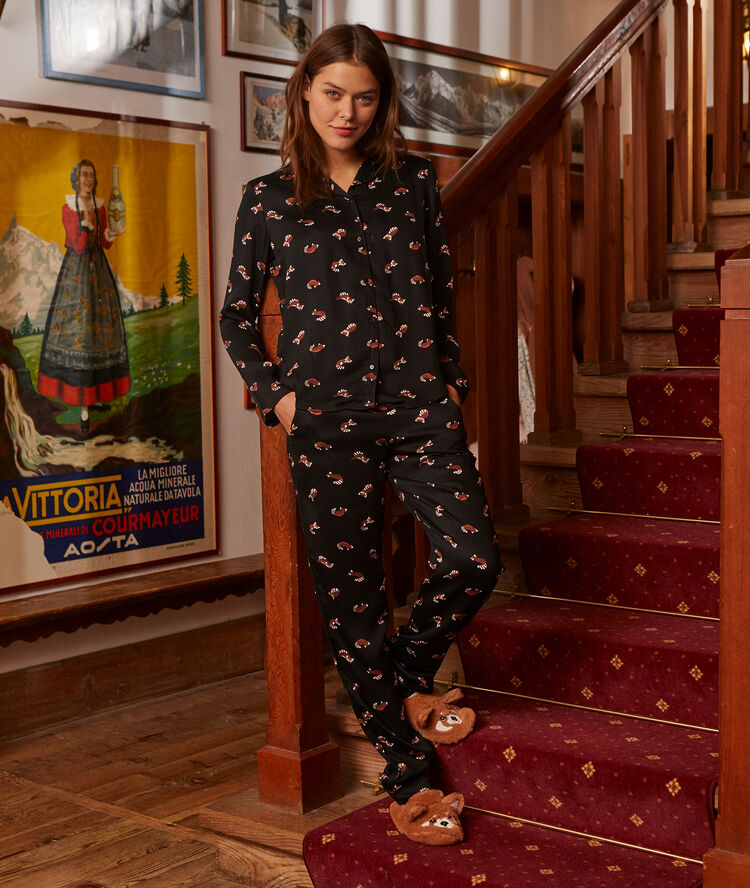 Camisa estampada negro.