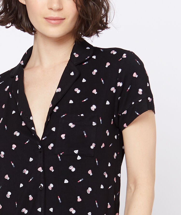 Camisa pijama estampado maquillaje negro.