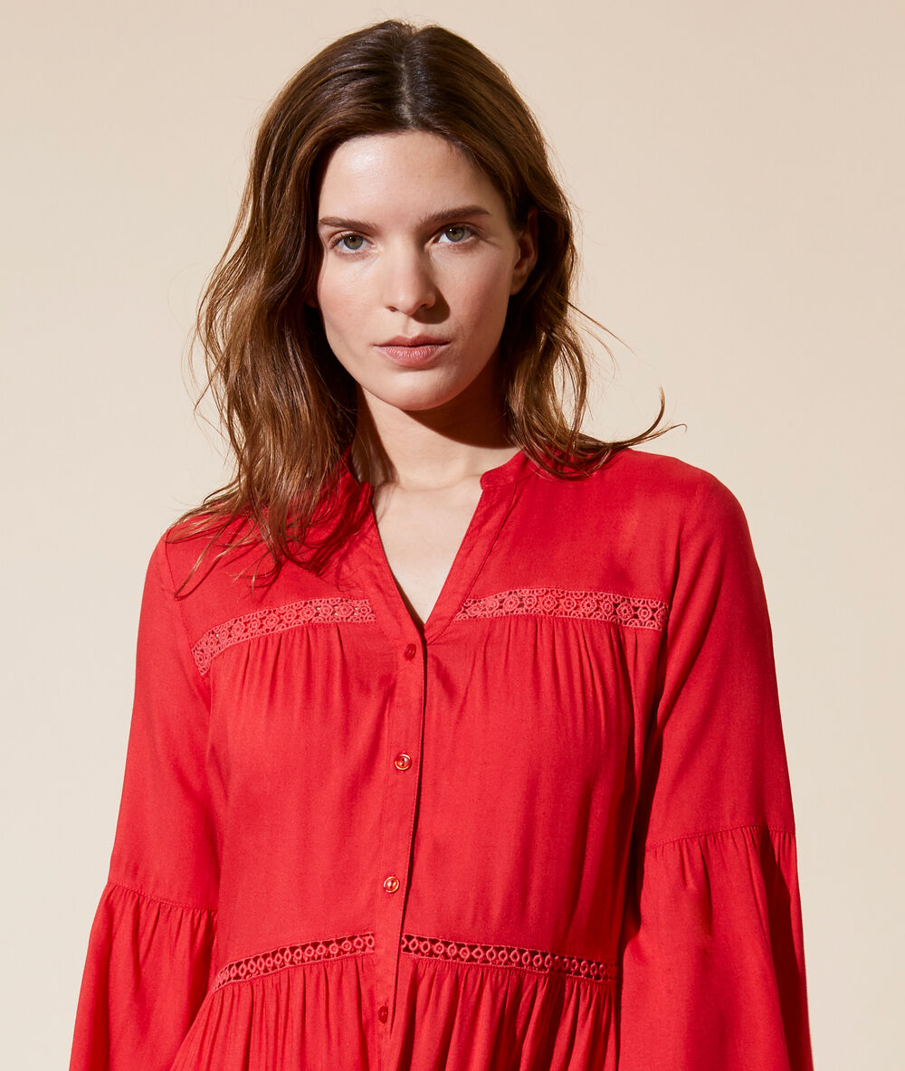 Vestido playero liso rojo.