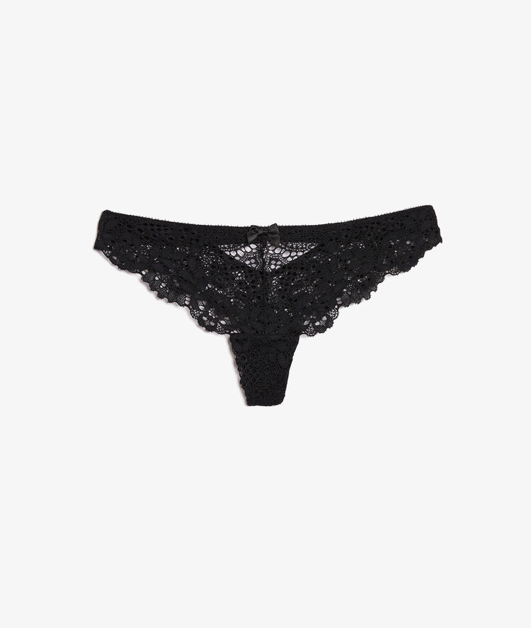 Tanga de encaje negro.
