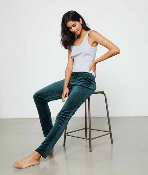Pantalón homewear terciopelo verde.