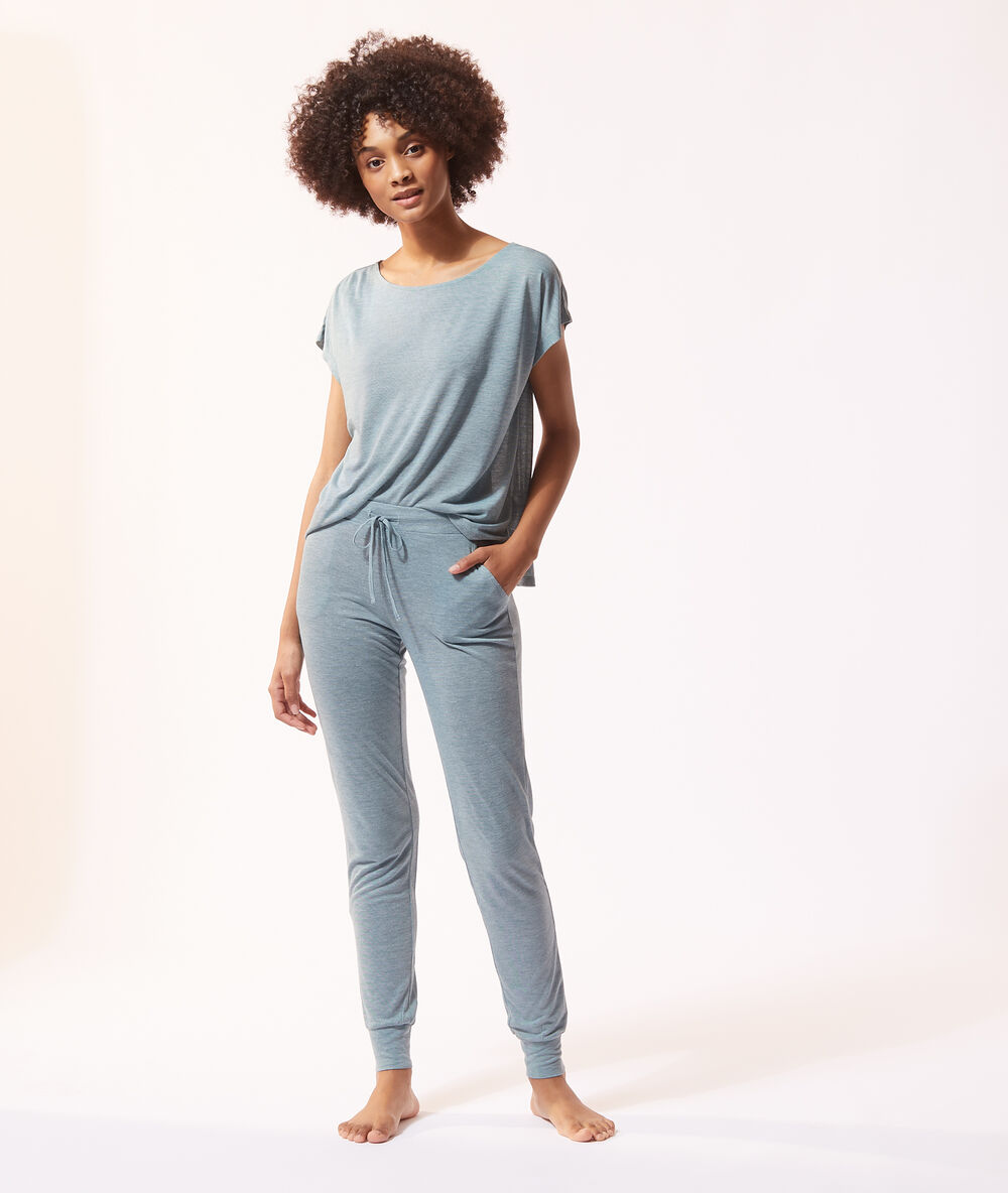 Pantalón pijama corto turquesa.