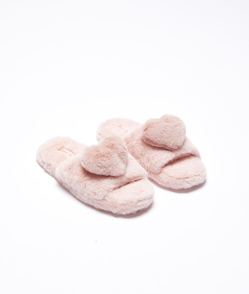 Zapatillas peluche con corazones Zapatillas peluche con corazones