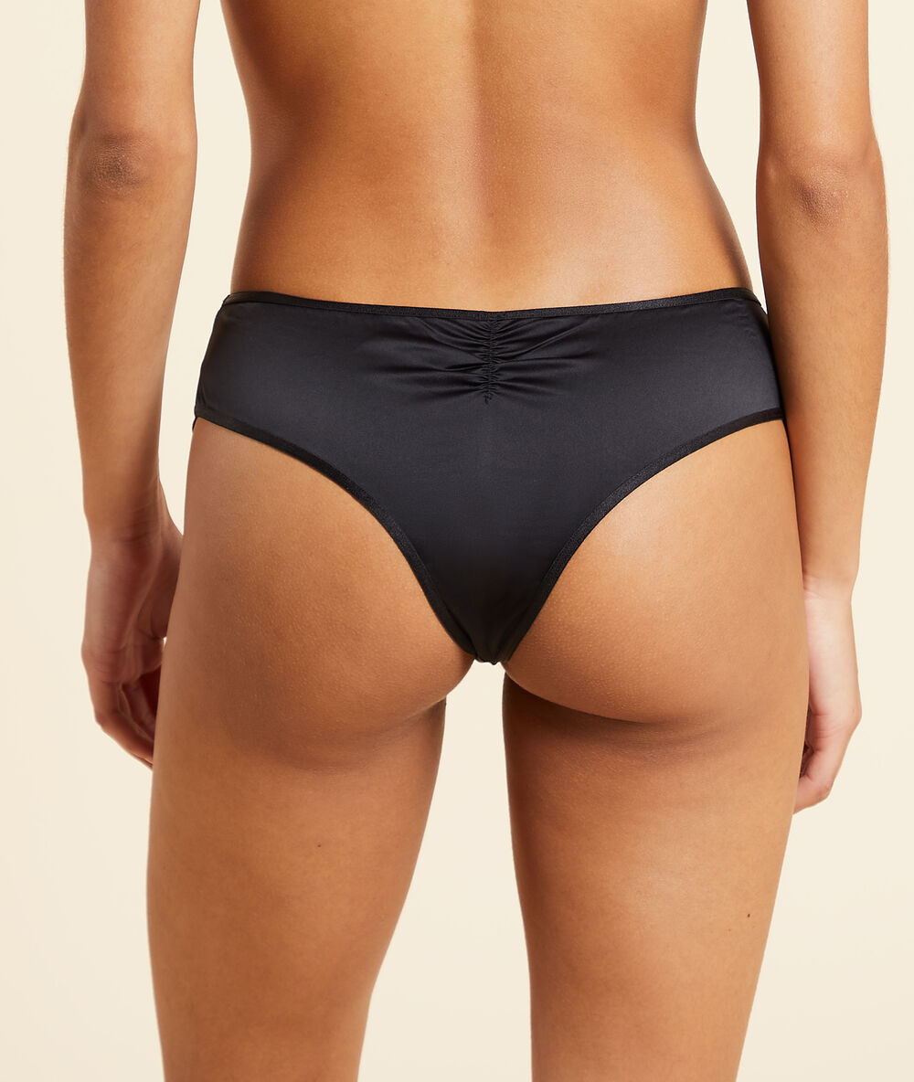 Cheeky avec dentelle noir.