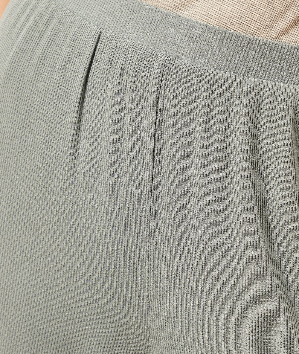 Pantalón pijama 7/8 celadón.