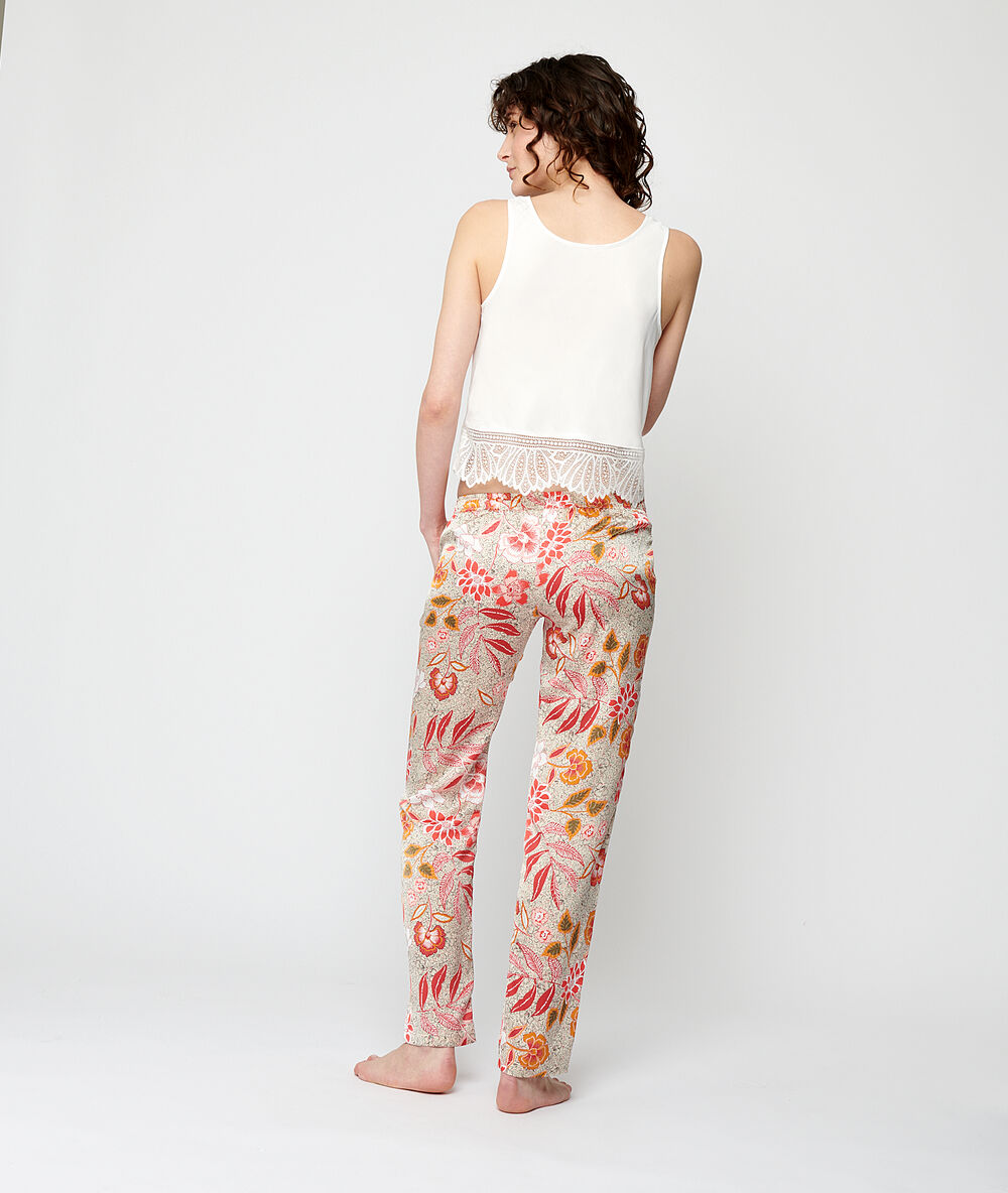 Pantalón de satén estampado rojo.