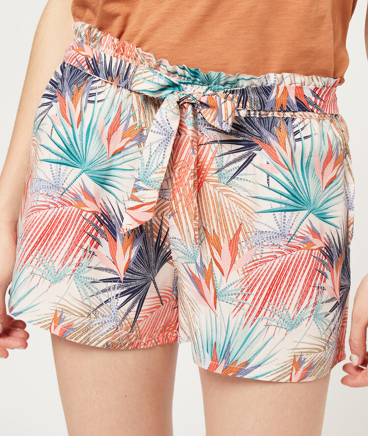 Pantalón corto estampado palmeras crudo.