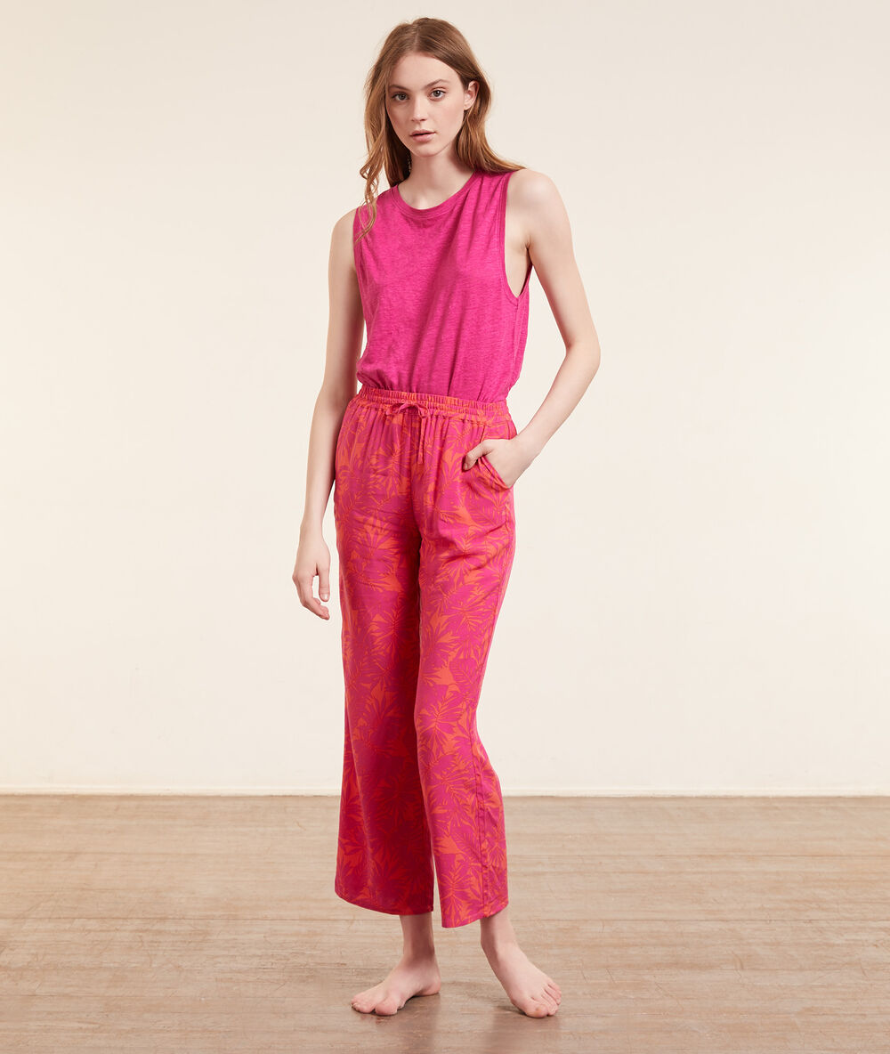 Top liso de lino fucsia.