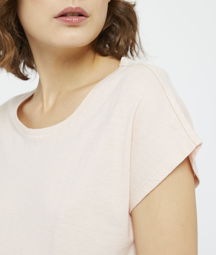 Camiseta lisa rosa.