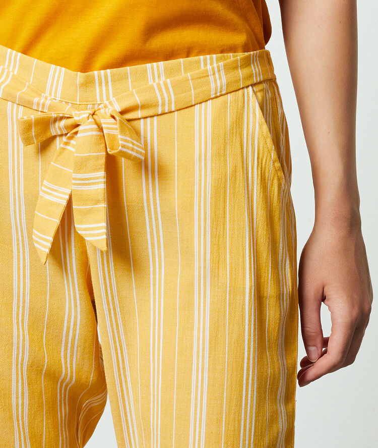 Pantalón estampado de rayas c.ocre.