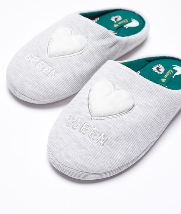 Zapatillas 'Green Queen' con corazón Zapatillas 'Green Queen' con corazón