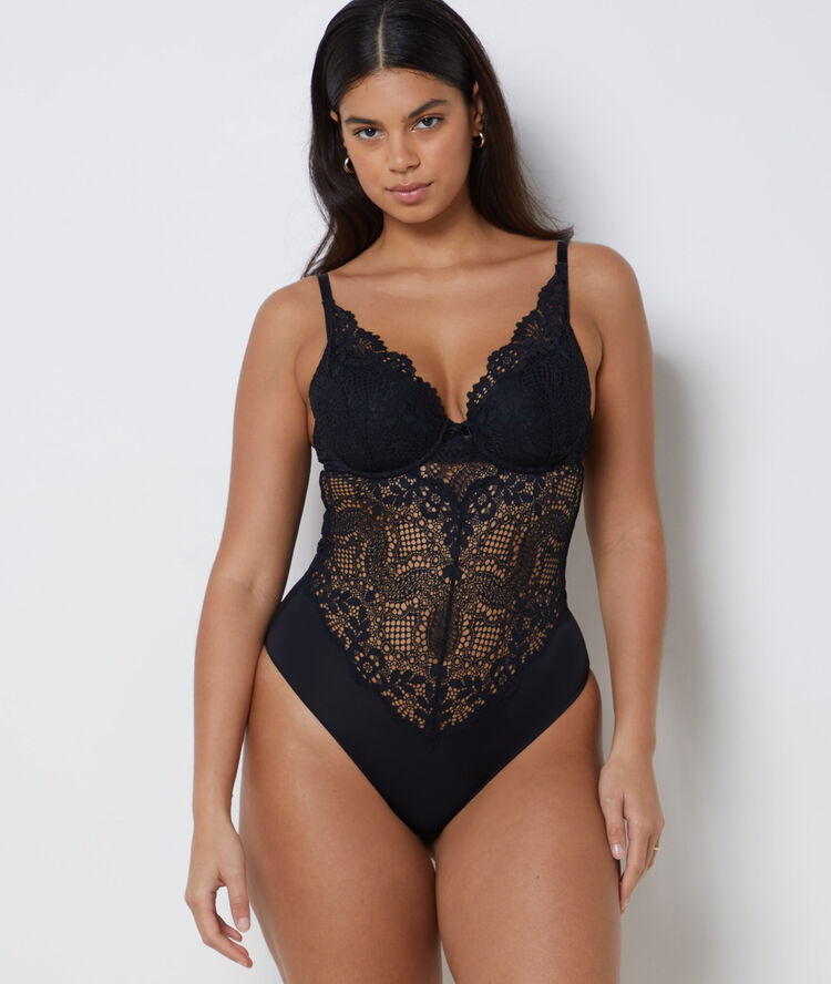 Body de encaje, espalda abierta. copa b-d negro.