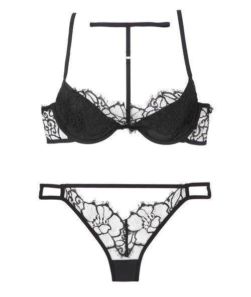 Tanga de guipur negro.