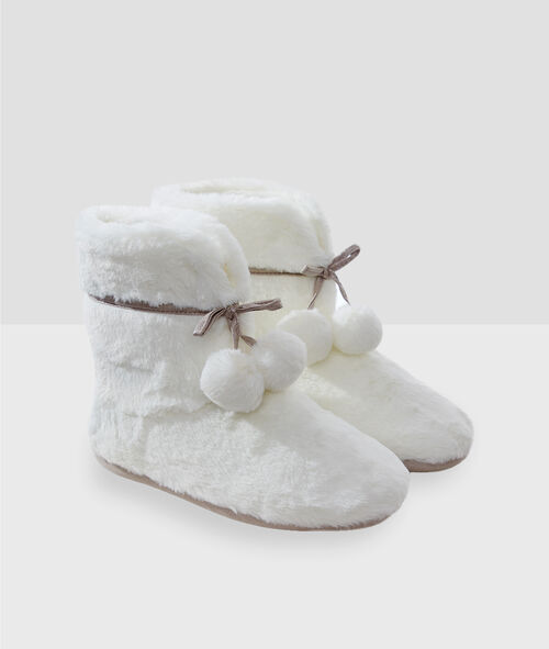 Zapatillas botín con pompones Zapatillas botín con pompones