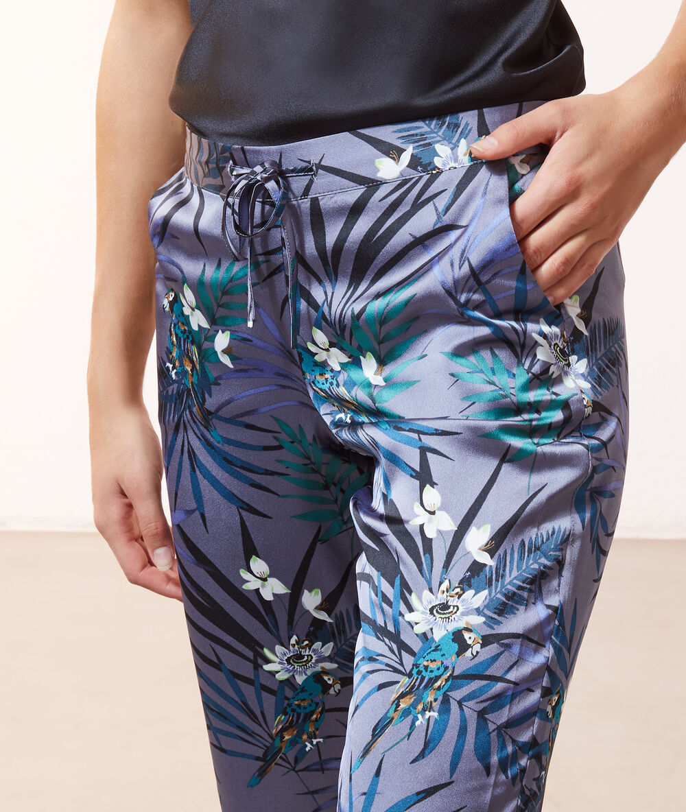 Pantalón de satén estampado malva.