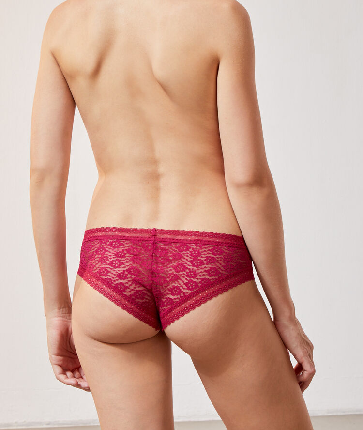 Braguita brasileña encaje floral fucsia.
