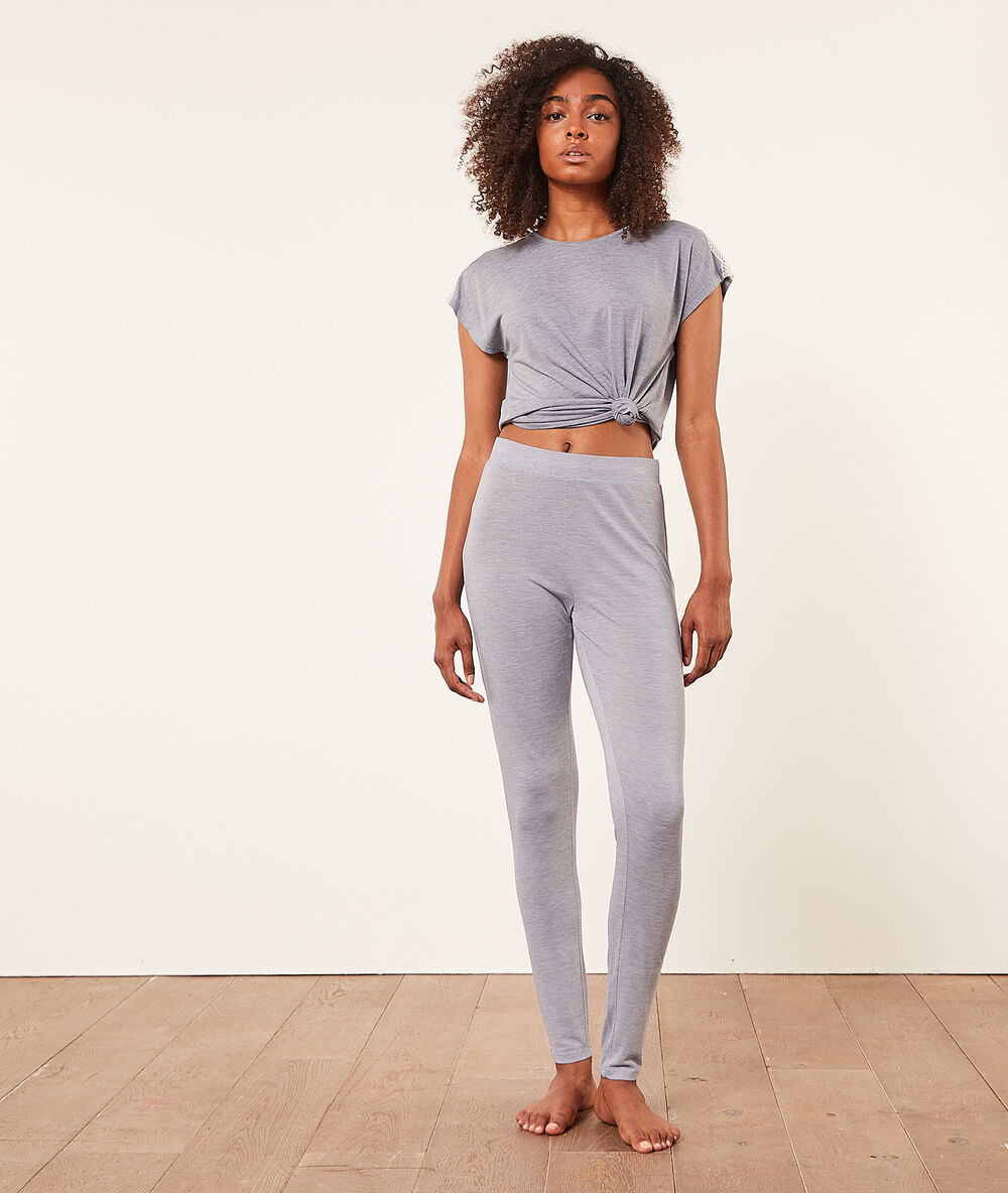 Legging liso azul marino.