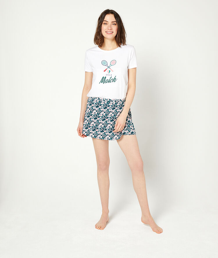Pantalón corto estampado tropical verde.