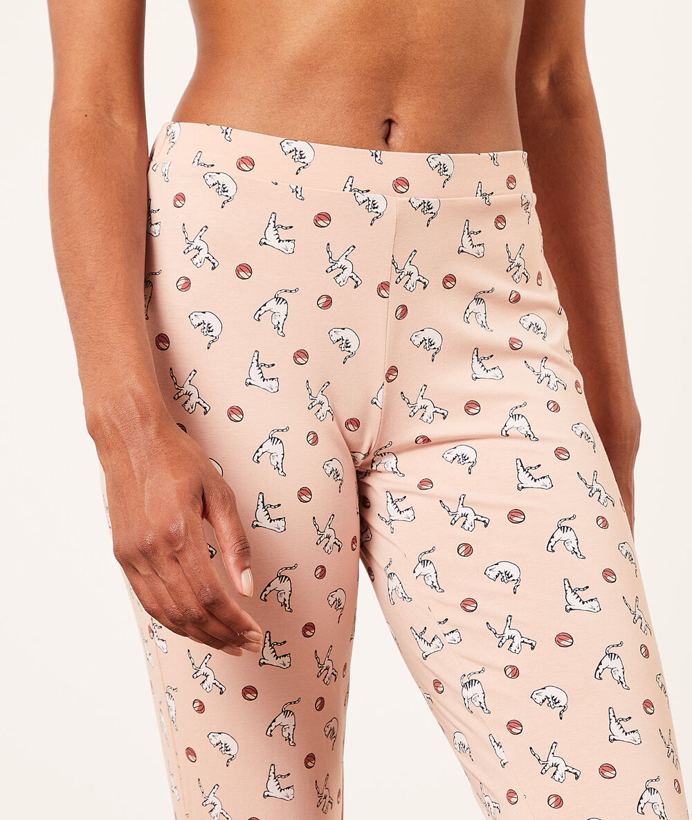 Pantalón pijama estampado gatos rosa pálido.