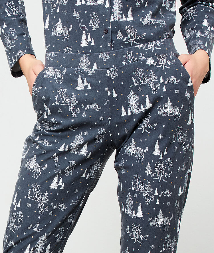 Pantalón estampado azul.