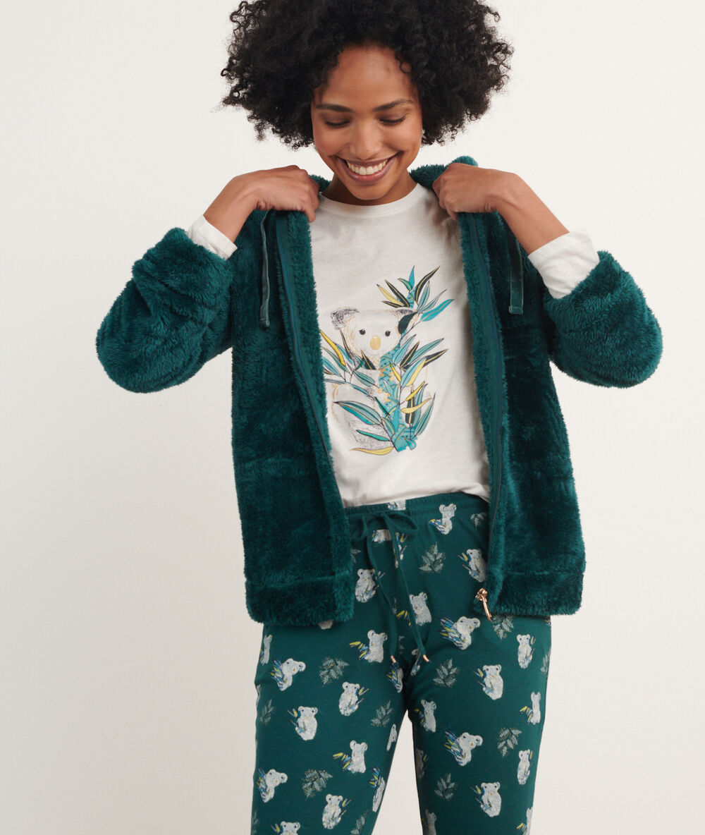 Pijama 3 piezas estampado, chaqueta forro polar verde.