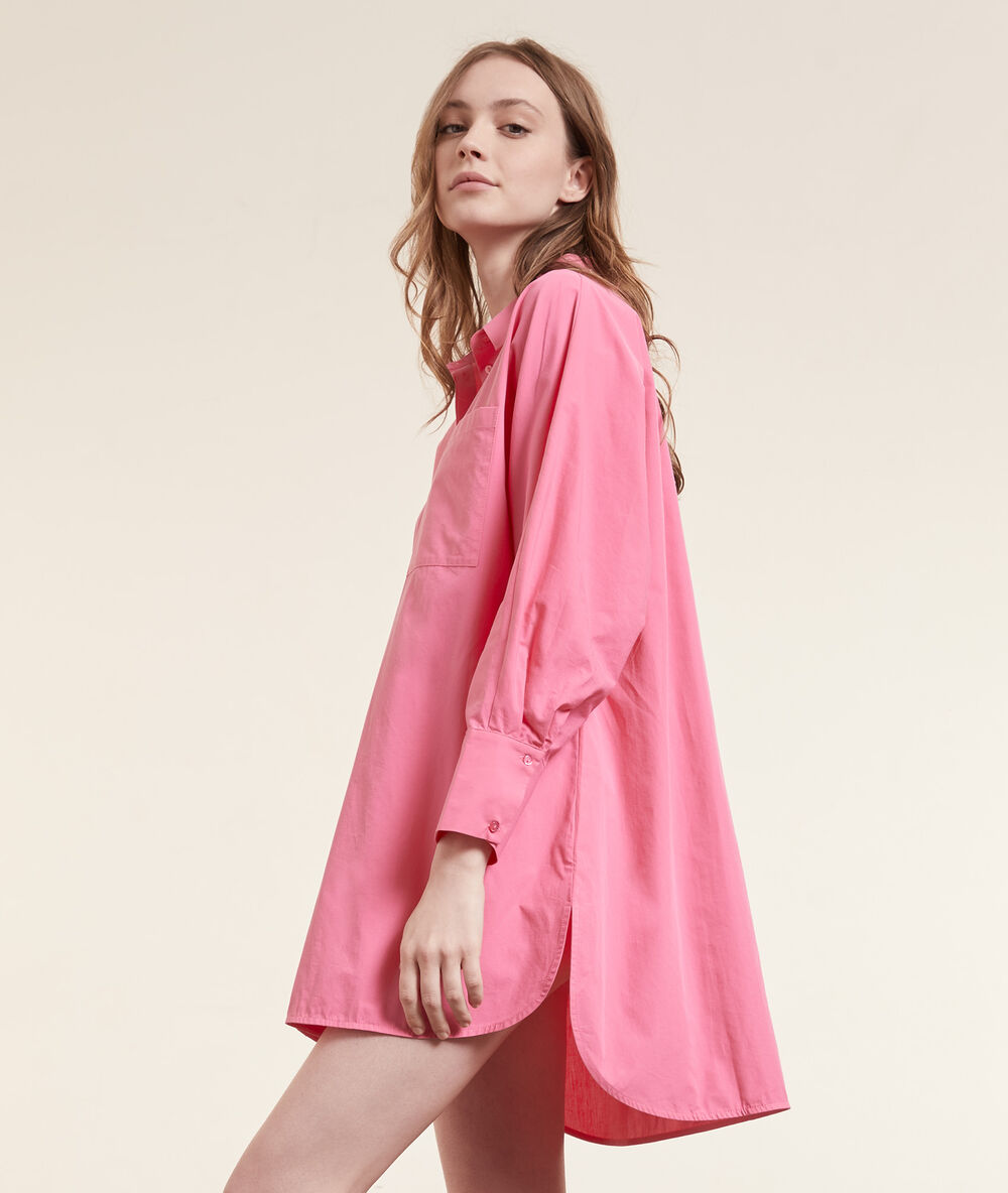 Camisón tipo camisero fucsia.