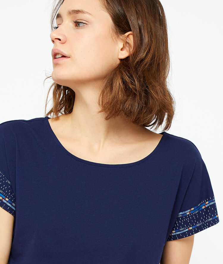 Camisón corto azul marino.