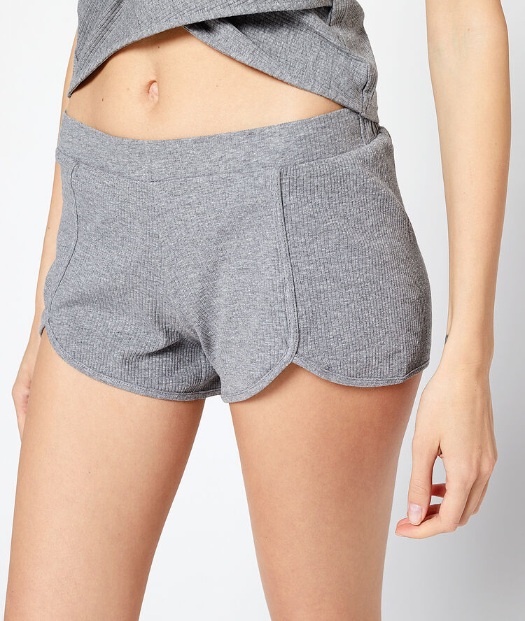 Pantalón corto suave relieve c.gris.