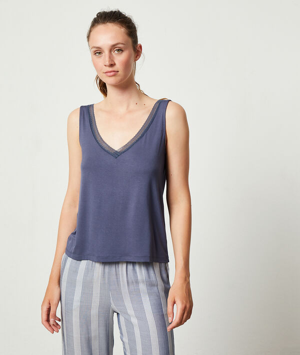 Top liso con motivos de encaje Top liso con motivos de encaje;${refinementColor}