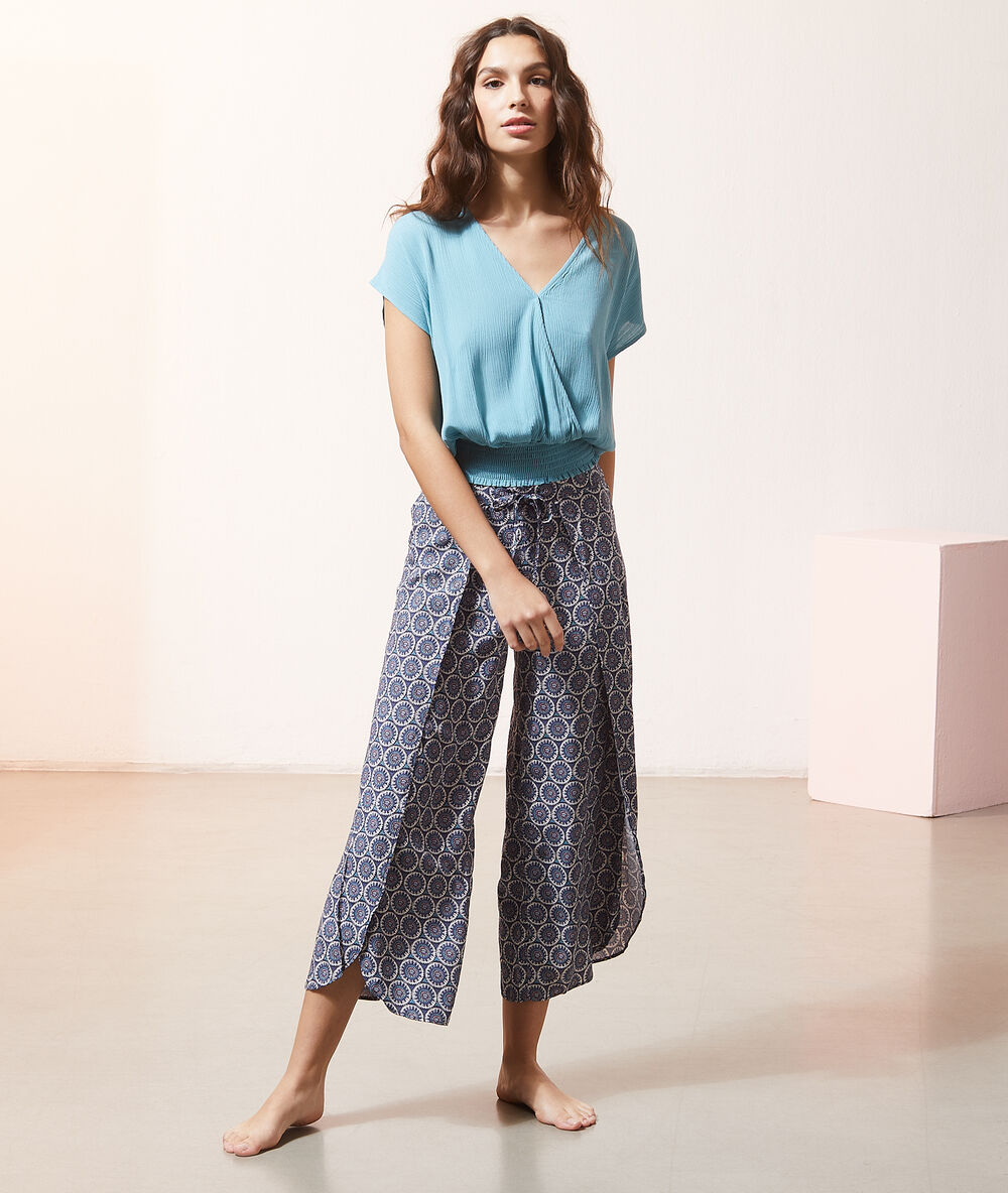 Pantalón 7/8 ancho azul marino.