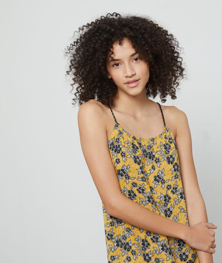 Camisón estampado floral amarillo.