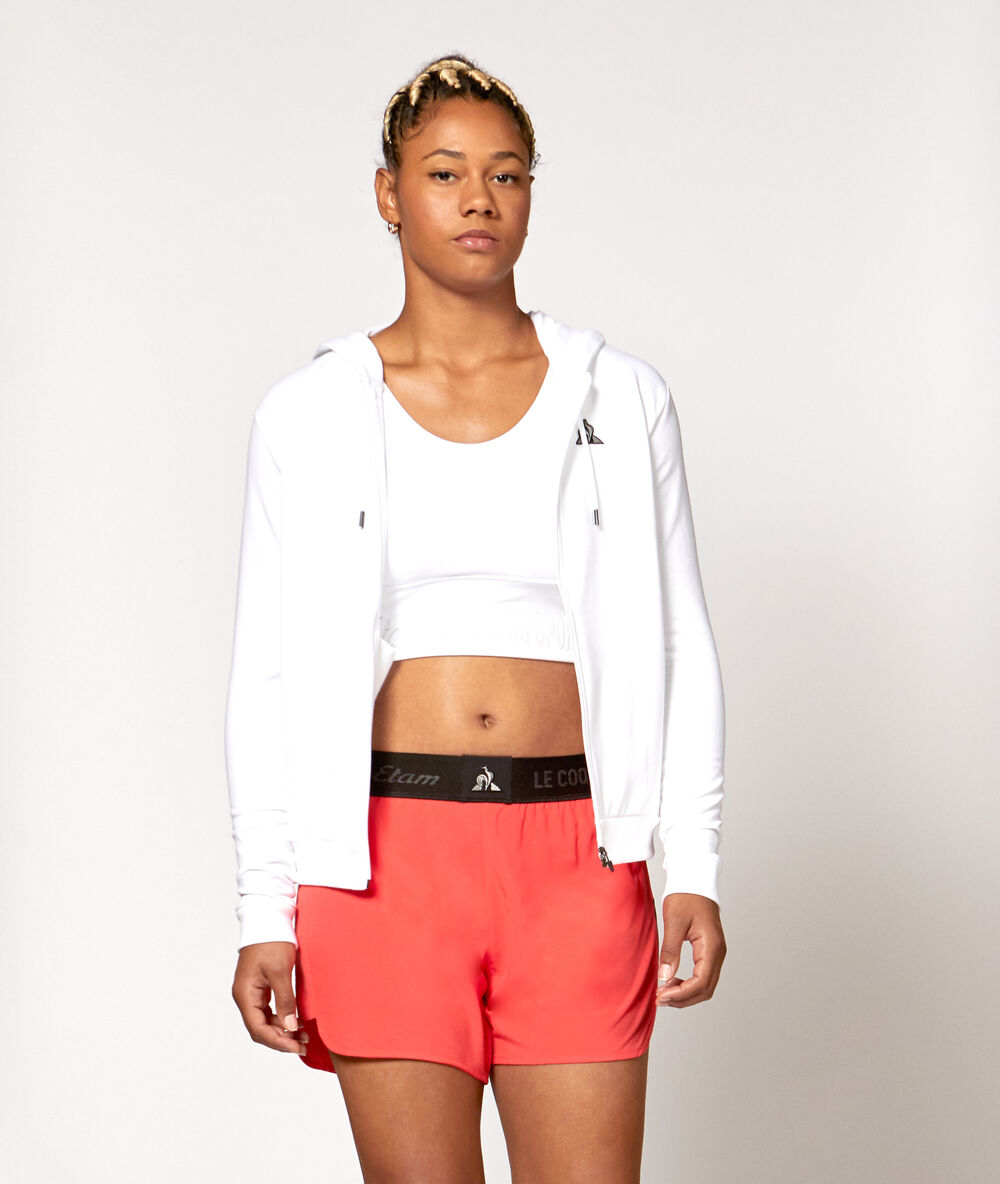 Pantalón corto deportivo coral.