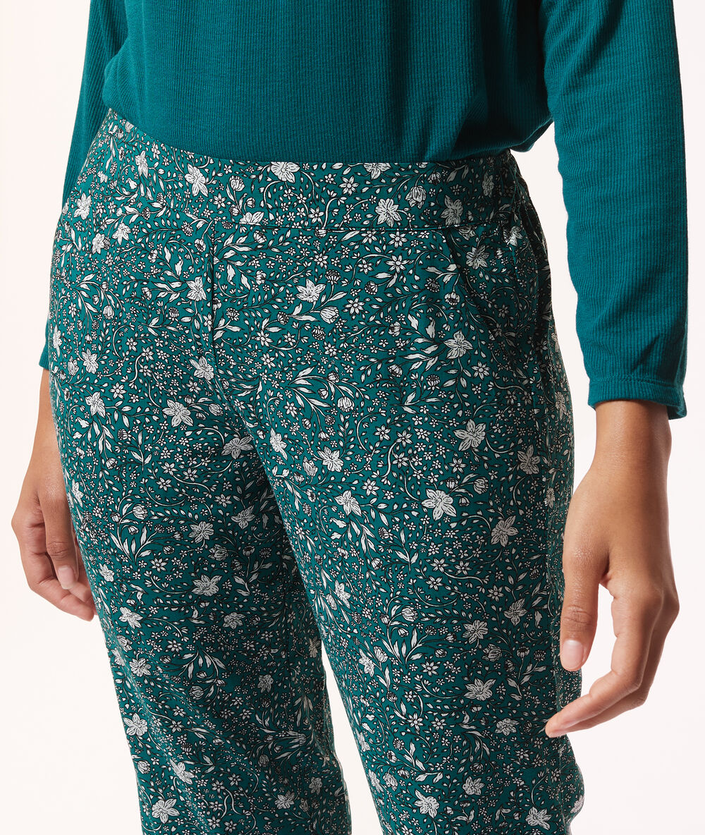 Pantalón pijama estampado verde.