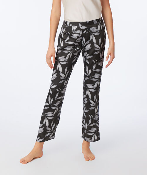 Pijama 3 piezas estampado hojas caqui.