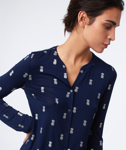 Camisón abotonado estampado de piñas azul marino.