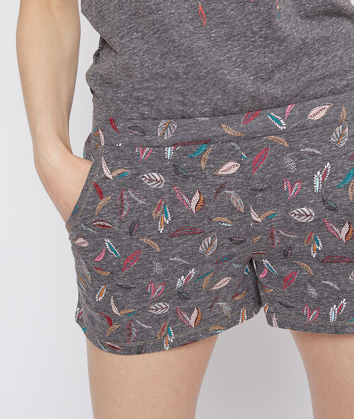 Pantalón corto estampado plumas antracita.