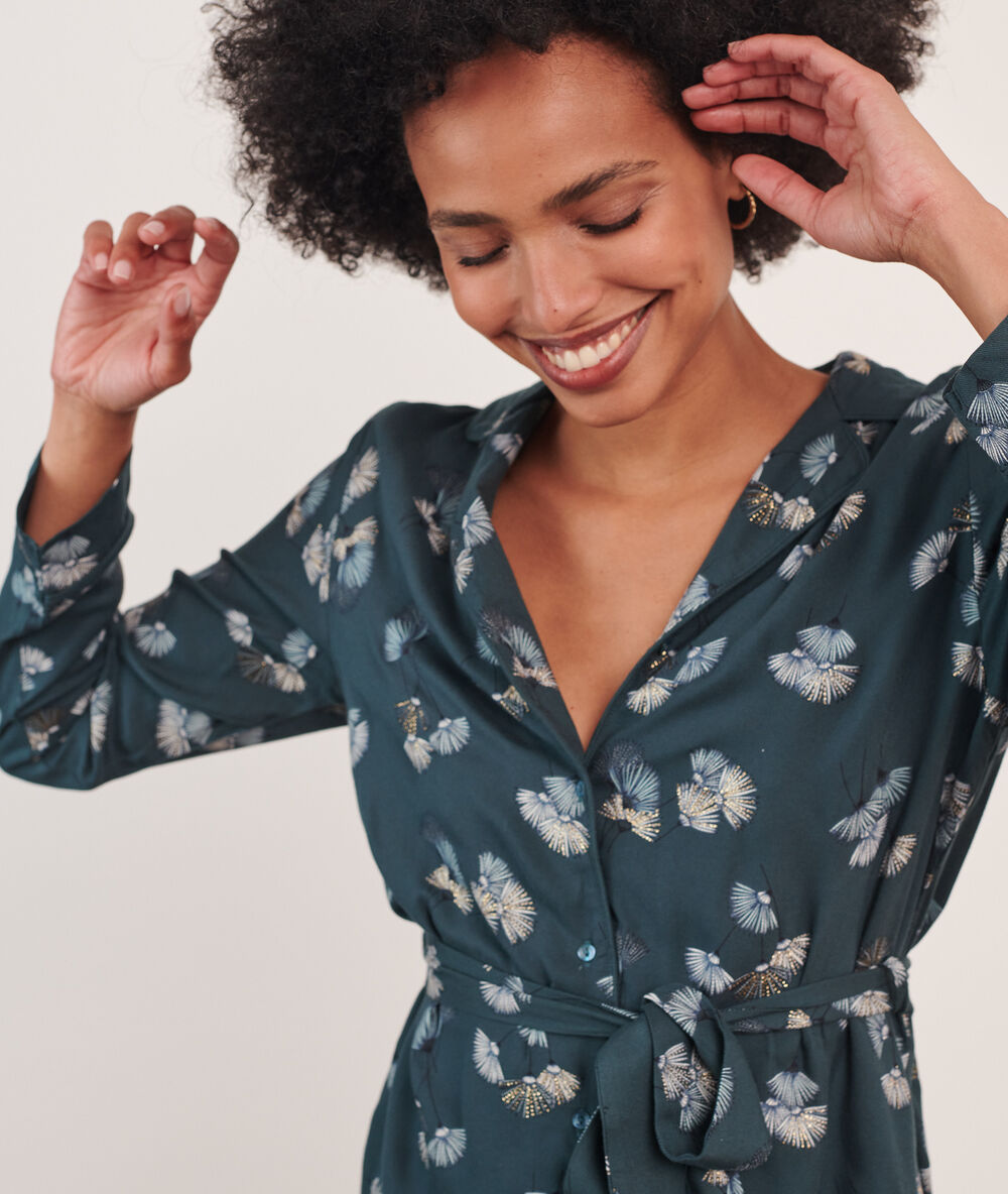 Camisa pijama estampada verde.