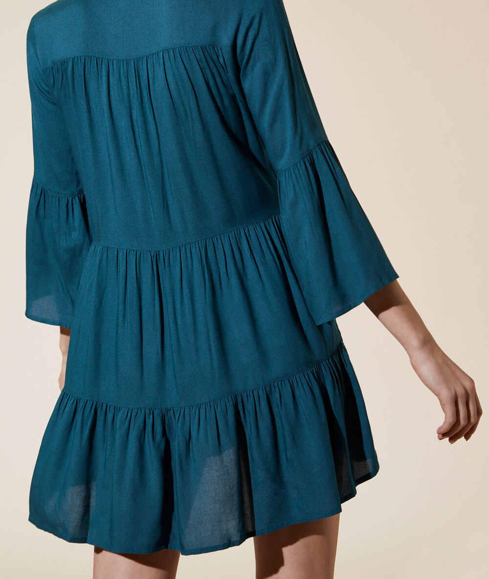 Vestido playero liso verde.