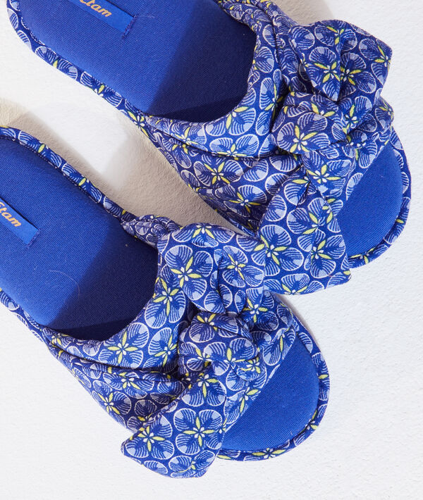 Zapatillas tipo chancla con lazo Zapatillas tipo chancla con lazo;${refinementColor}